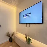 Cozy Luxury In Center Of Historical