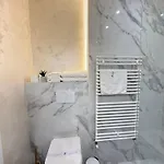 Cozy Luxury In Center Of Historical