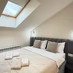 Cozy Luxury In Center Of Historical Brasov