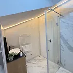 Cozy Luxury In Center Of Historical
