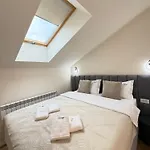 Cozy Luxury In Center Of Historical