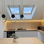 Cozy Luxury In Center Of Historical