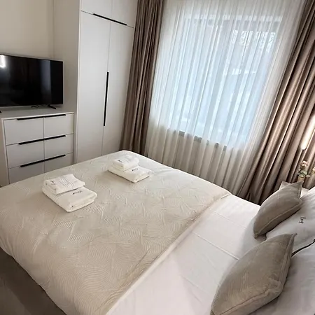 Cozy Luxury In Center Of Historical Apartment