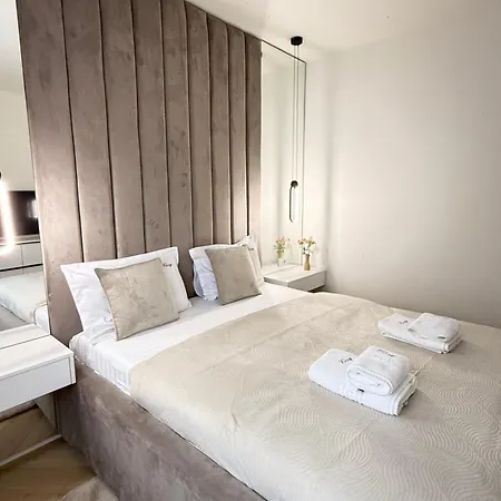 Cozy Luxury In Center Of Historical Apartment Brasov