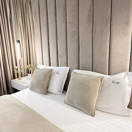 Cozy Luxury In Center Of Historical 3*
