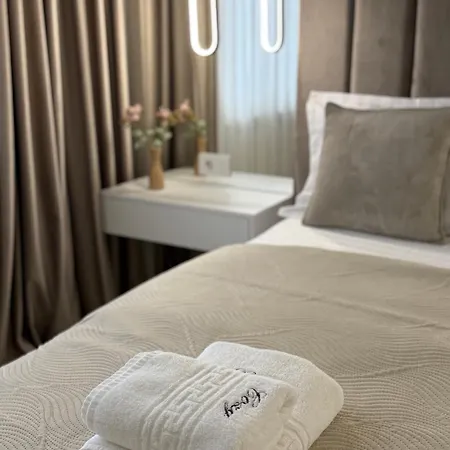 Cozy Luxury In Center Of Historical