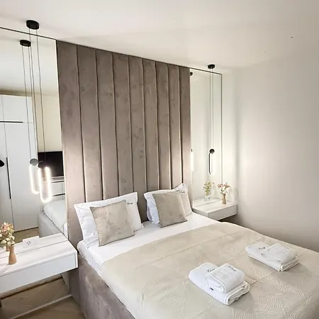 Cozy Luxury In Center Of Historical Apartment Brasov