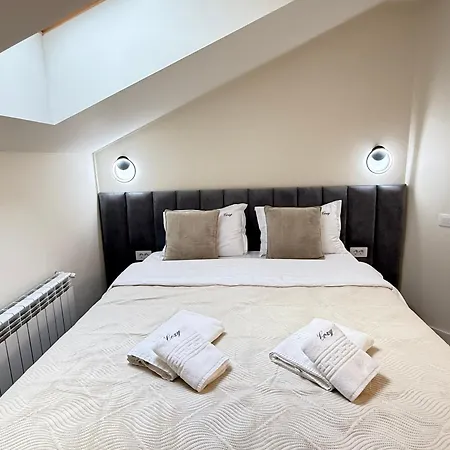 Cozy Luxury In Center Of Historical Apartment Brasov