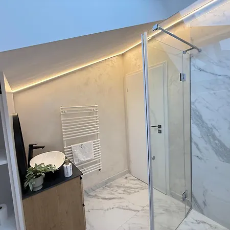 Cozy Luxury In Center Of Historical