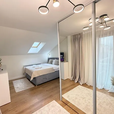 Cozy Luxury In Center Of Historical Apartment