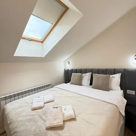 Cozy Luxury In Center Of Historical