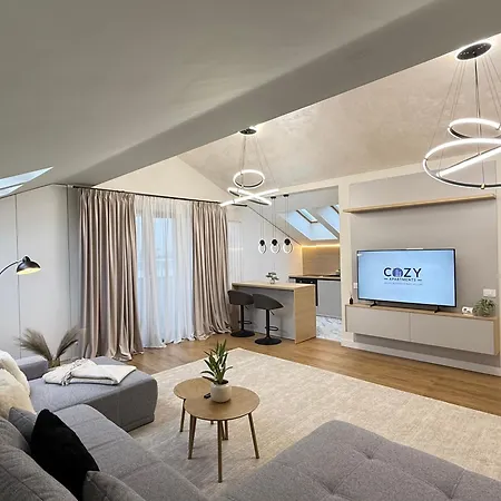 Cozy Luxury In Center Of Historical Apartment