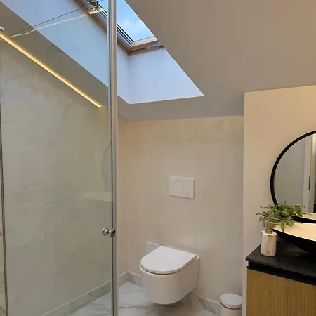 Cozy Luxury In Center Of Historical