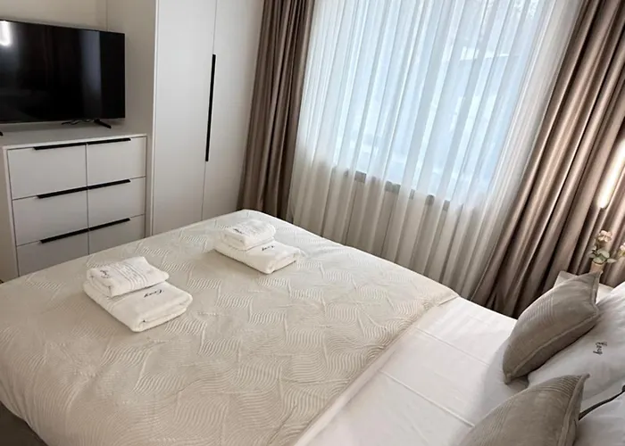 Luxury In Center Of Historical Апартаменты