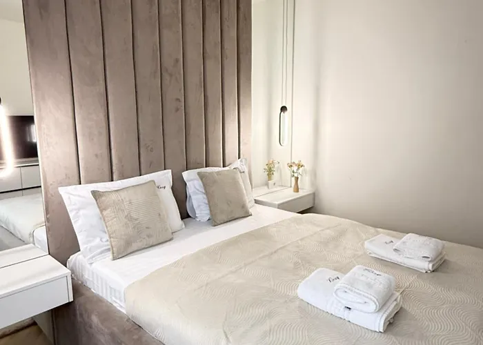 Luxury In Center Of Historical Апартаменты Брашов