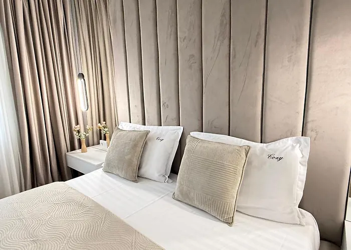 Luxury In Center Of Historical 3*