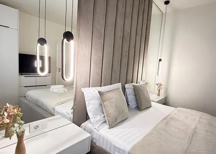 Luxury In Center Of Historical 3*