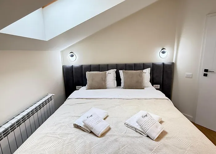 Luxury In Center Of Historical Lejlighed Braşov